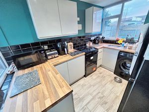 Kitchen- click for photo gallery